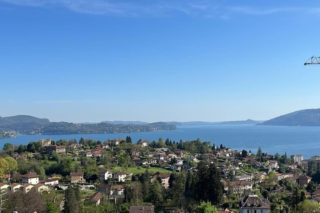 Overlooking Lago Maggiore Вербания Екстериор снимка